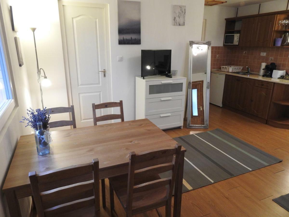 Akali Apartment *